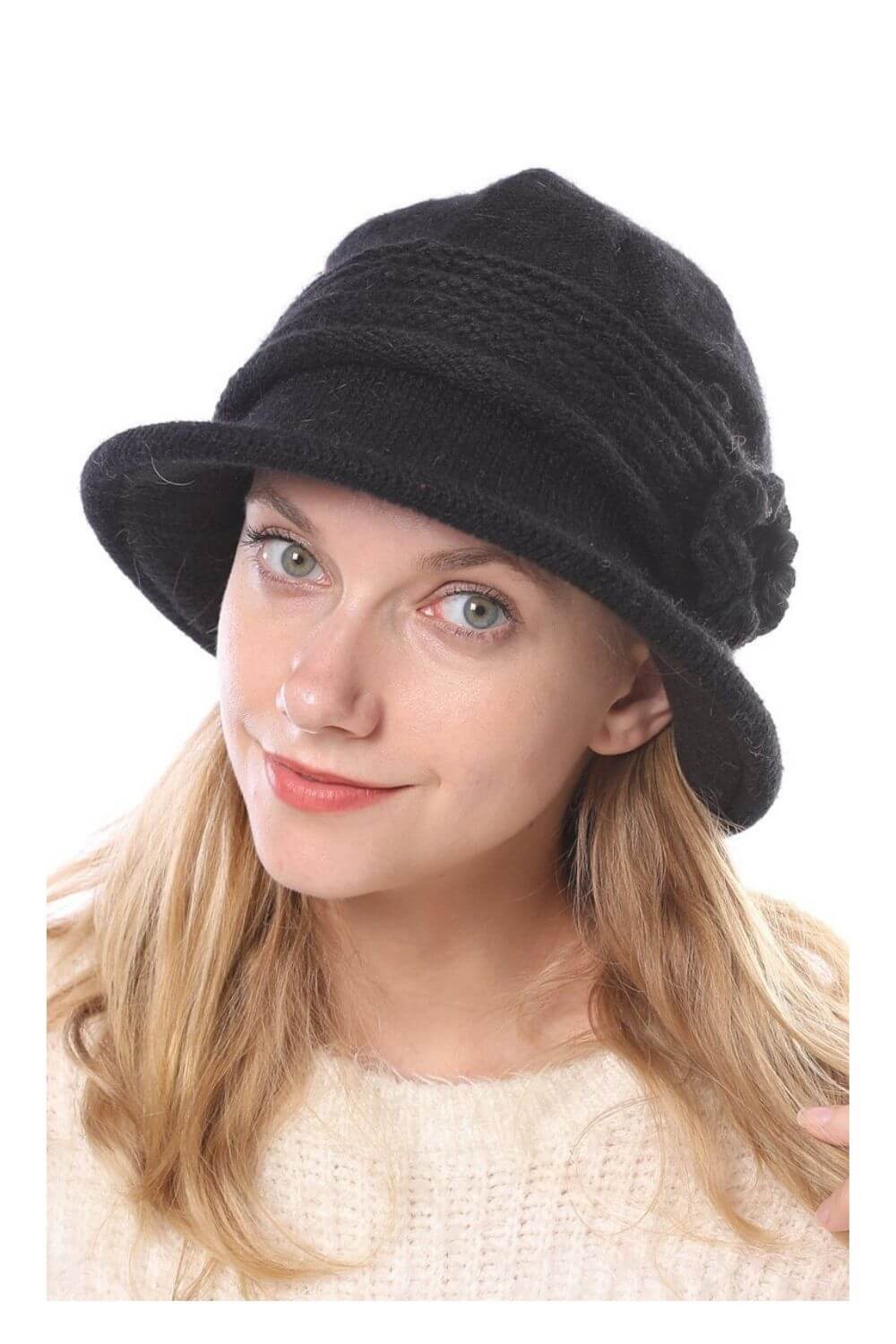 Vedachic Blog 4 Perfect Winter Hats for Women’s Clothing This Winter