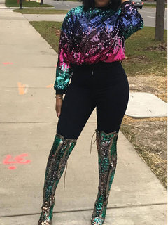 Round Neck Standard Loose Casual Sequin Sweatshirts (Style V100616)