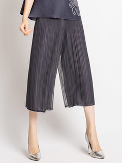 Loose Elegant Ruffle Polyester Plain Pants (Style V102242)