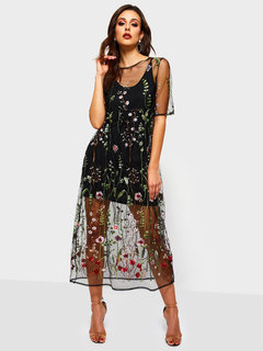 Date Night A-line Round Neck Floral Polyester Maxi Dresses (Style V201229)