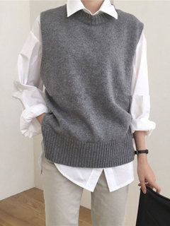 Round Neck Standard Loose Plus Size Plain Tank Top (Style V201951)